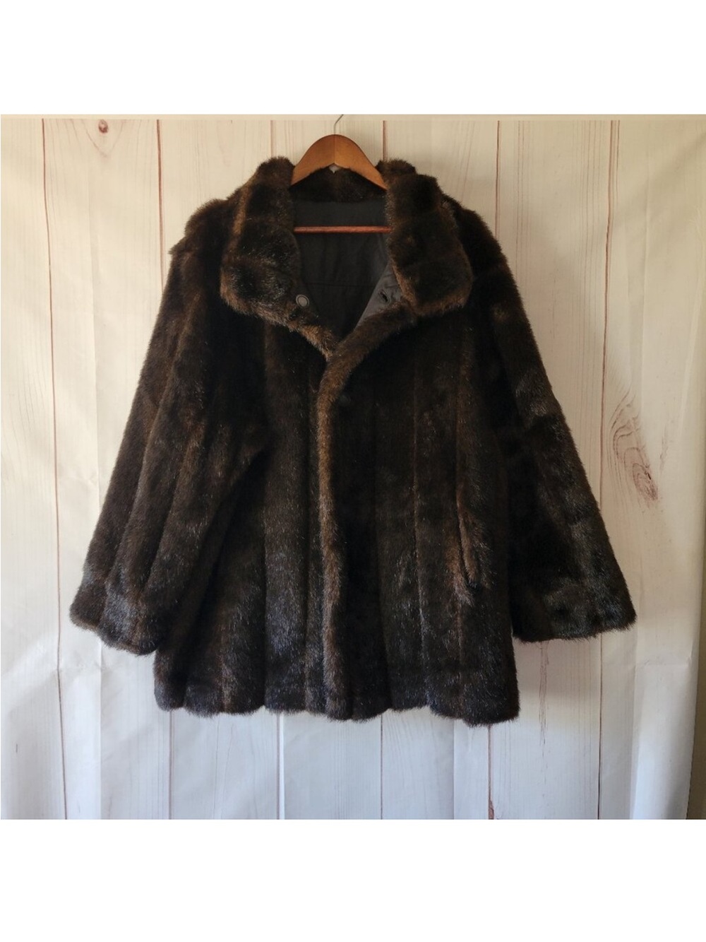 Ensign Collection Women’s Reversible Button Coat, L, Black/Faux fur, Like new,